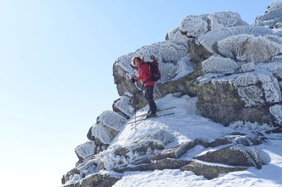 aniz-bych-nekoho-k-necemu-navadel-muzu-rict-ze-na-skitouring-v-jasnych-mrazivych-dnech-s-nejistym-vyvojem-pocasi-staci-bunda-a-kalhoty.jpg